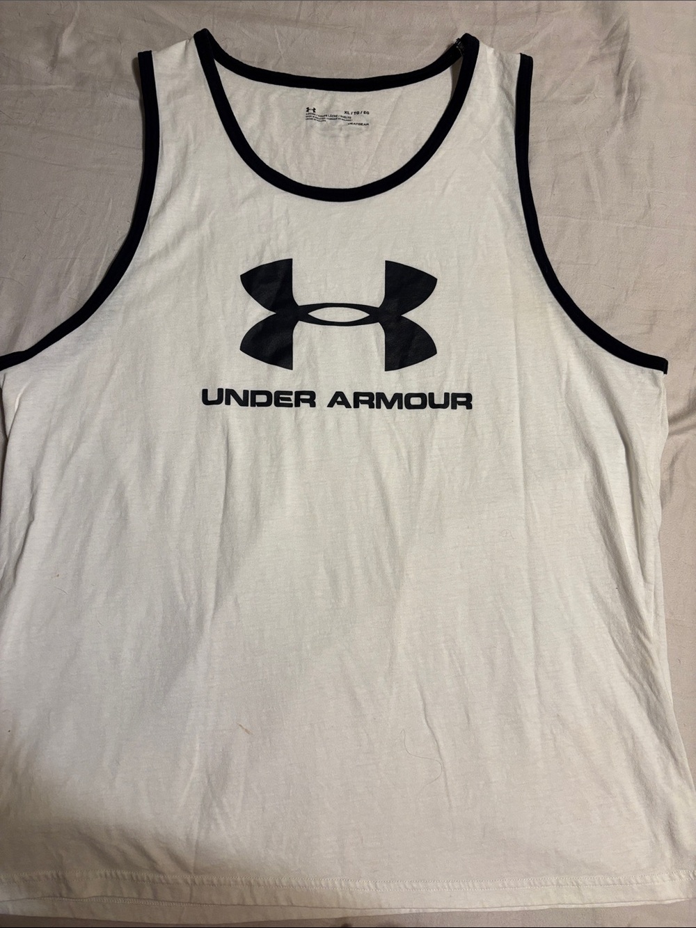 Men’s Under Armour White muscle Tank with Black Logo Trim size XL